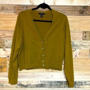 Lands’ End size large petite olive green v-neck gemstone button down cardigan